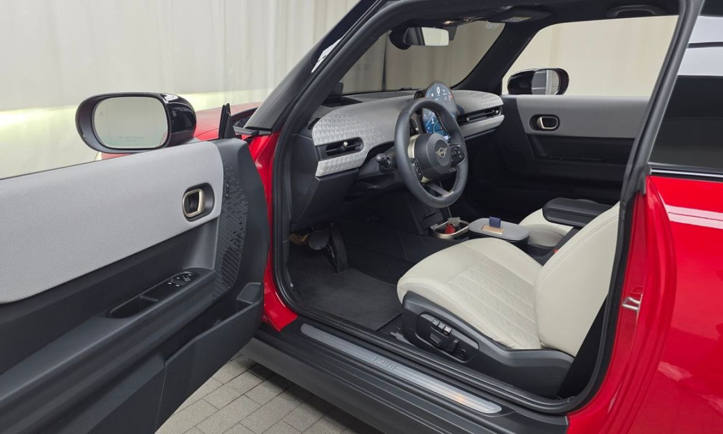 Mini Cooper Favoured, 2025