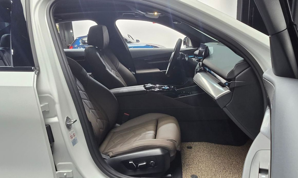 BMW 5-Series 520i M Sport, 2024