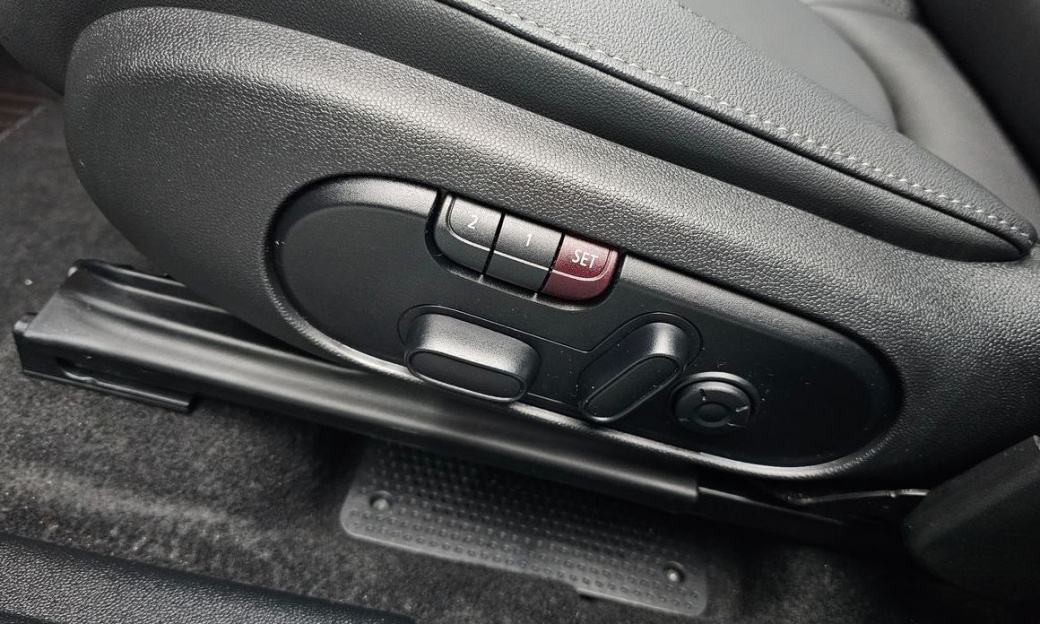 Mini Countryman Classic Plus Launch Pack, 2023