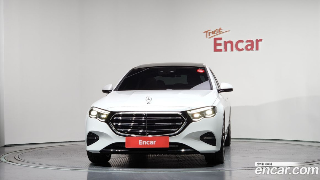 Mercedes-Benz E-Class E300 4MATIC Exclusive, 2026