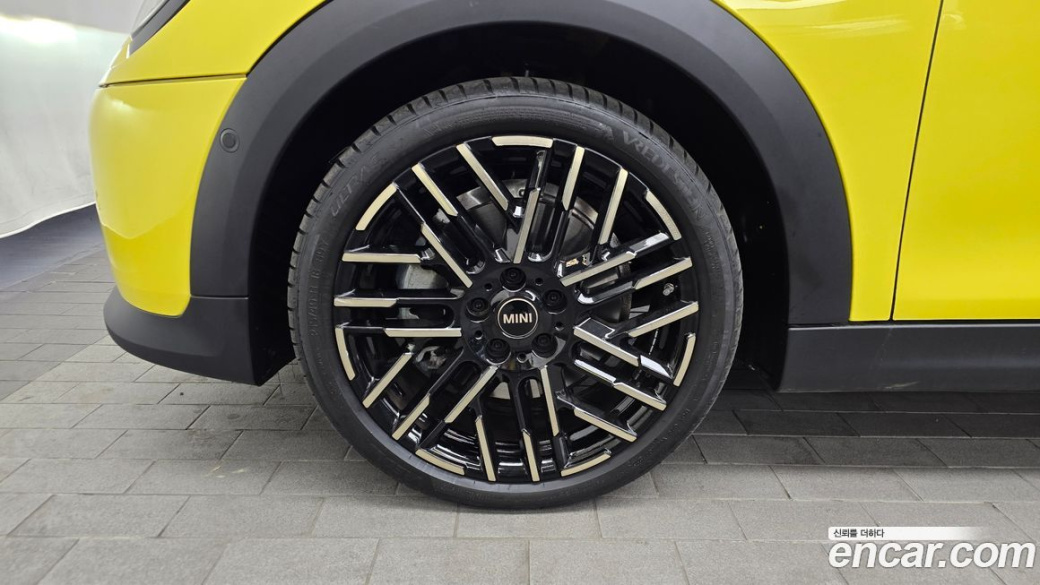 Mini Cooper 5 Door Favoured, 2025