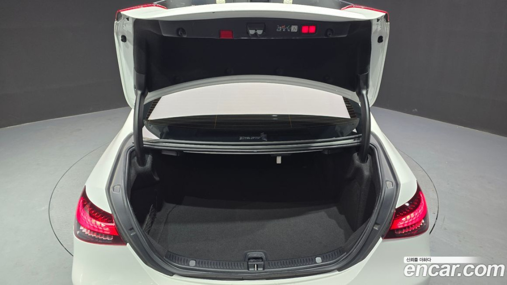 Mercedes-Benz E-Class E350 4MATIC Exclusive, 2023
