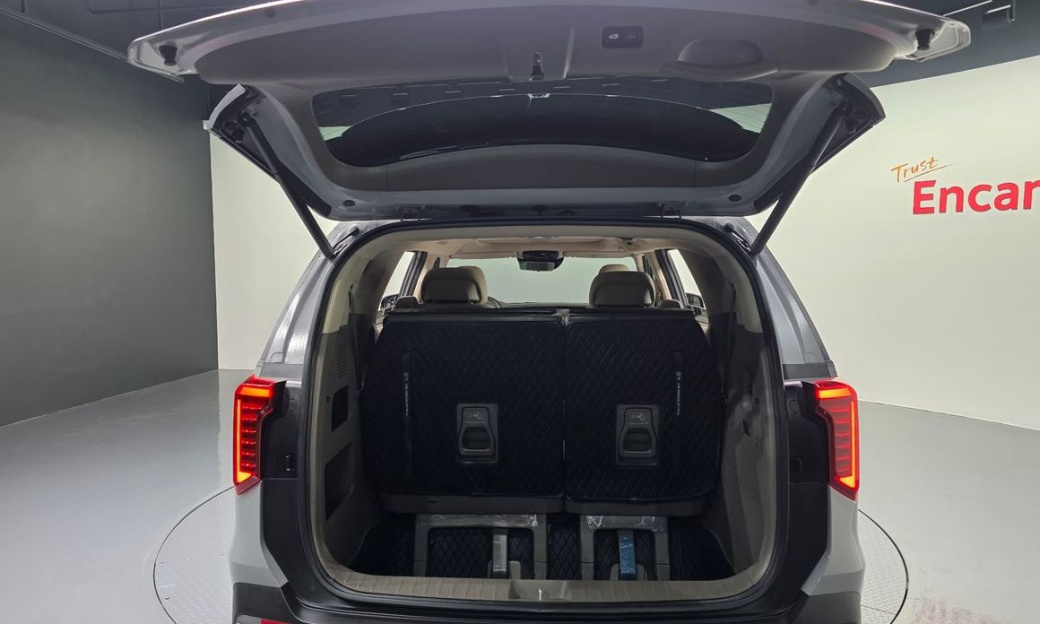 Kia Carnival 7-Seater Gravity, 2025