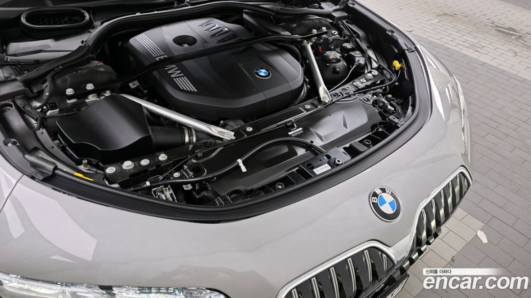 BMW 7-Series 740i xDrive Classic Silver Edition, 2024