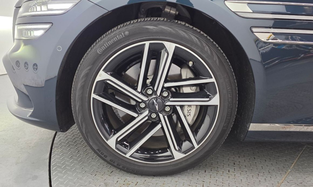 Genesis G80 Gasoline 2.5 Turbo AWD, 2025