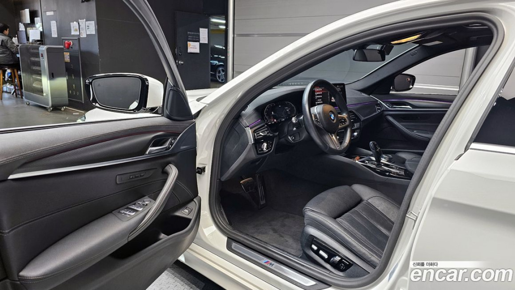 BMW 5-Series 520i M Sport, 2023