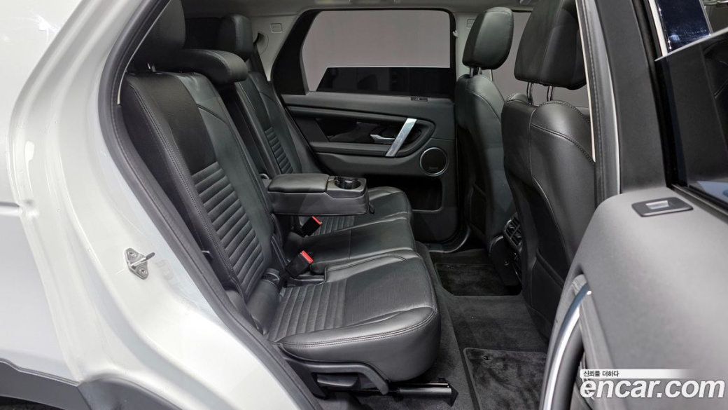 Land Rover Discovery Sport P250 SE, 2023