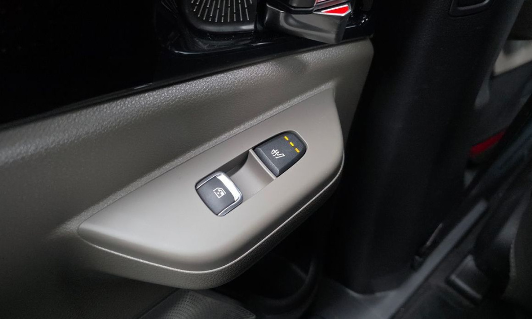Kia Carnival 9-Seater Gravity, 2025