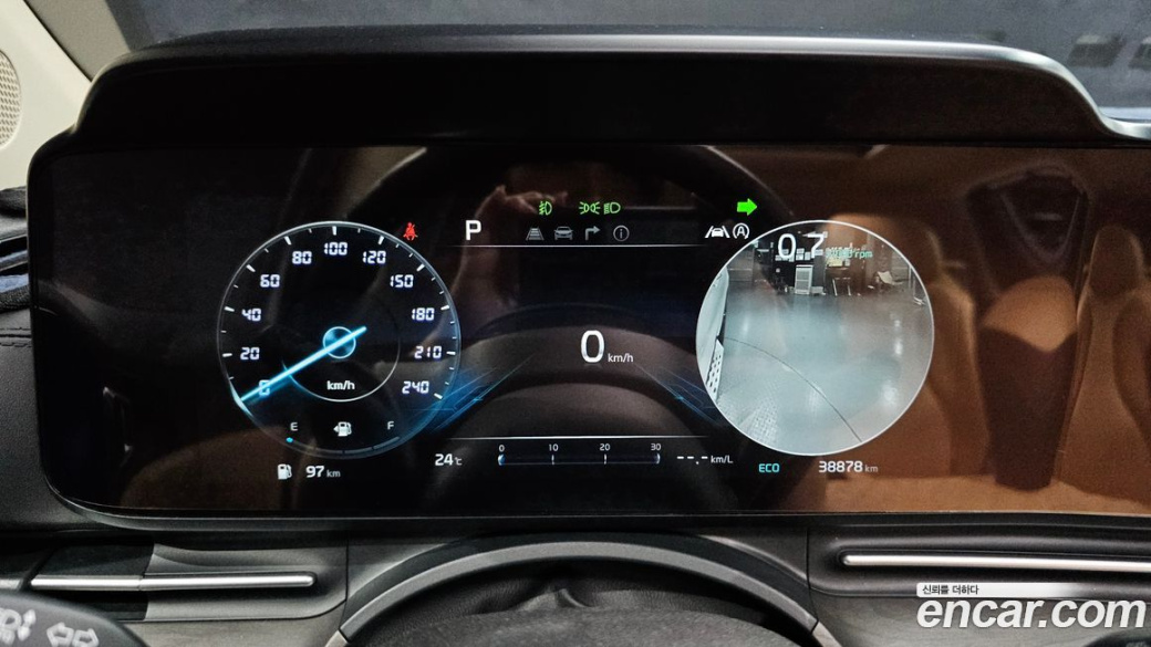 Kia Carnival 7-Seater Signature, 2023