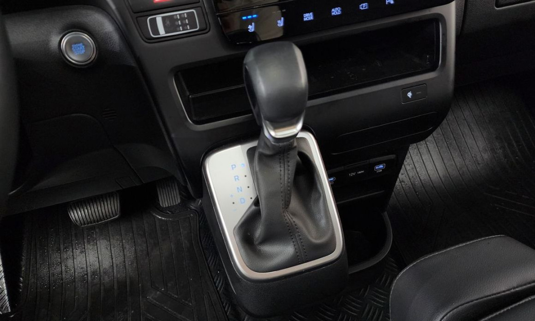 Hyundai Staria Tourer 9-Seater, 2025