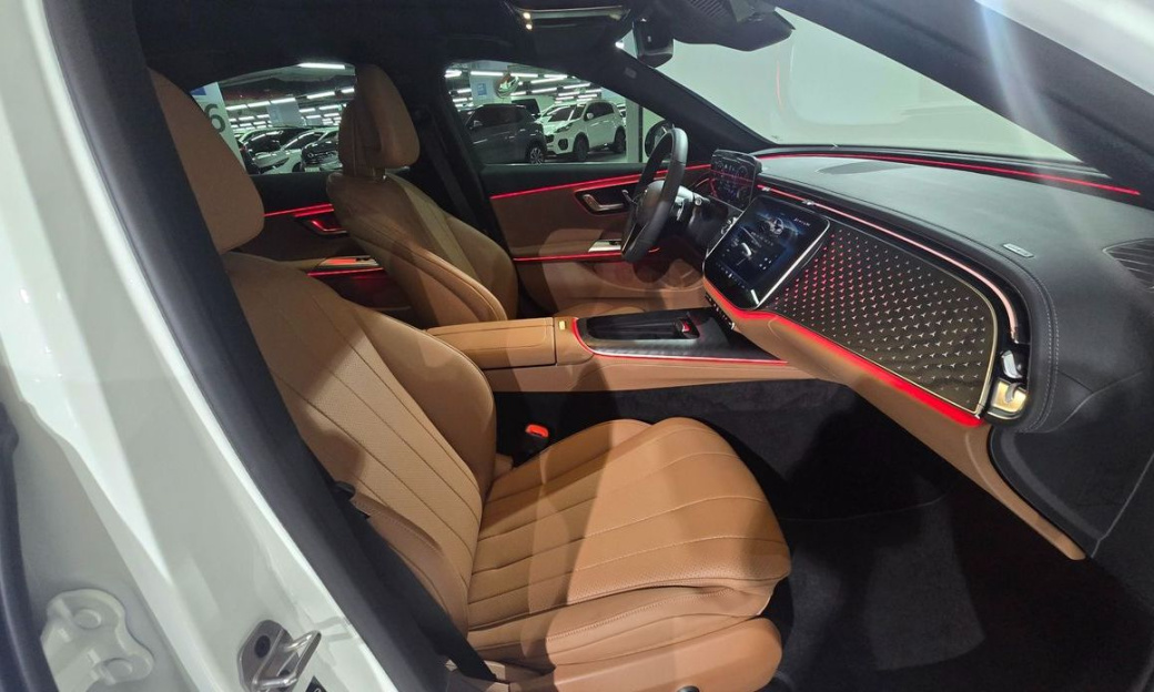 Mercedes-Benz E-Class E220d 4MATIC Exclusive, 2025