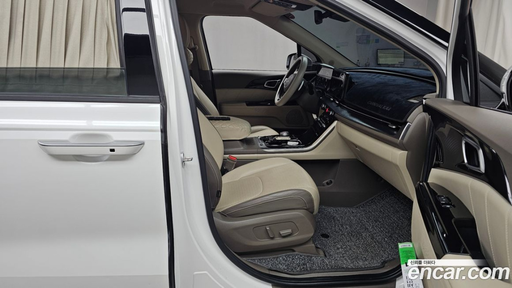 Kia Carnival 7-Seater Hi-Limousine, 2022