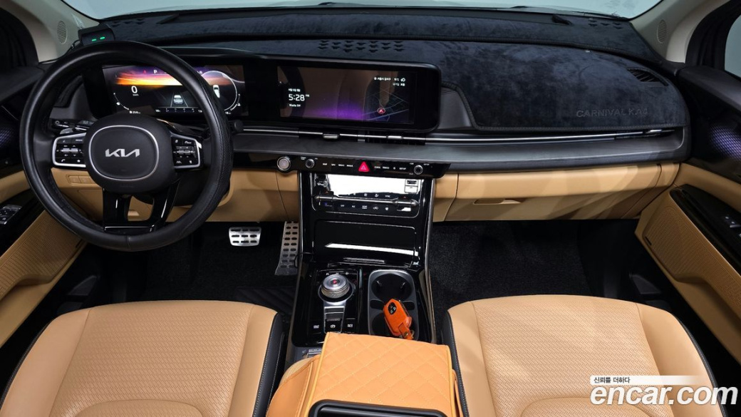 Kia Carnival 9-Seater Signature, 2022