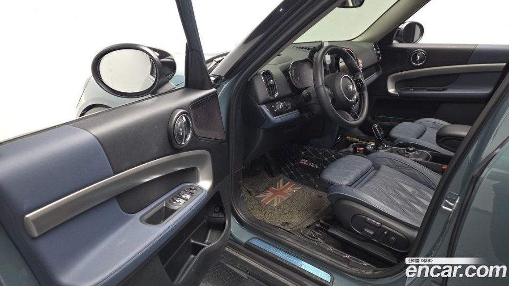 Mini Countryman ALL4 Classic Launch Pack, 2023