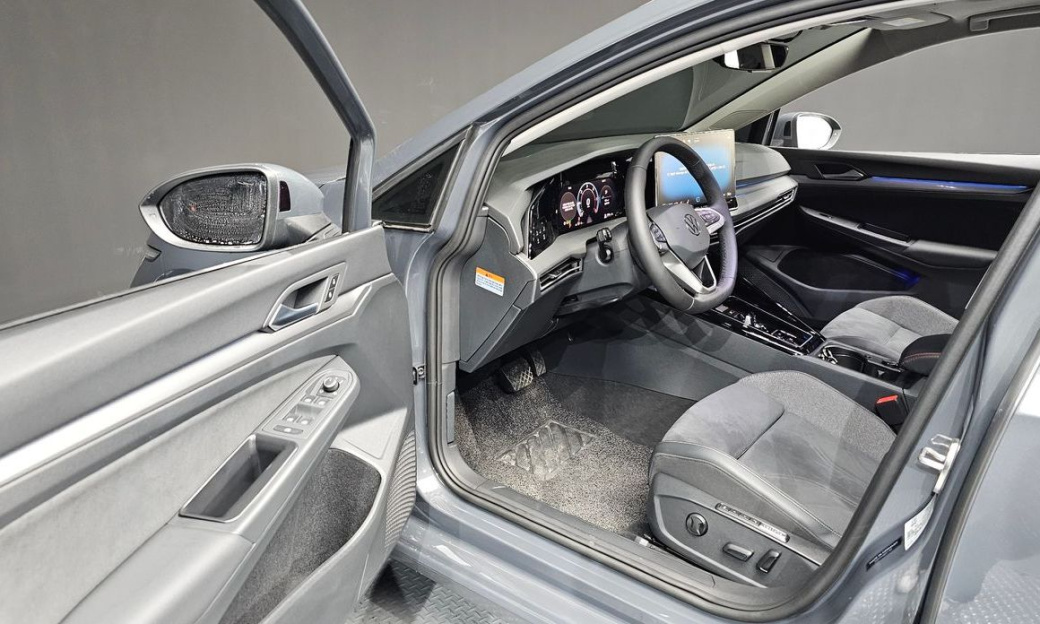 Volkswagen Golf 2.0 TDI Prestige, 2025
