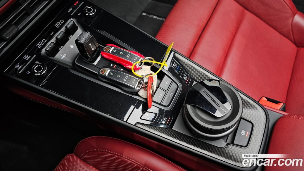 Porsche 911 Carrera 4 GTS Cabriolet, 2022