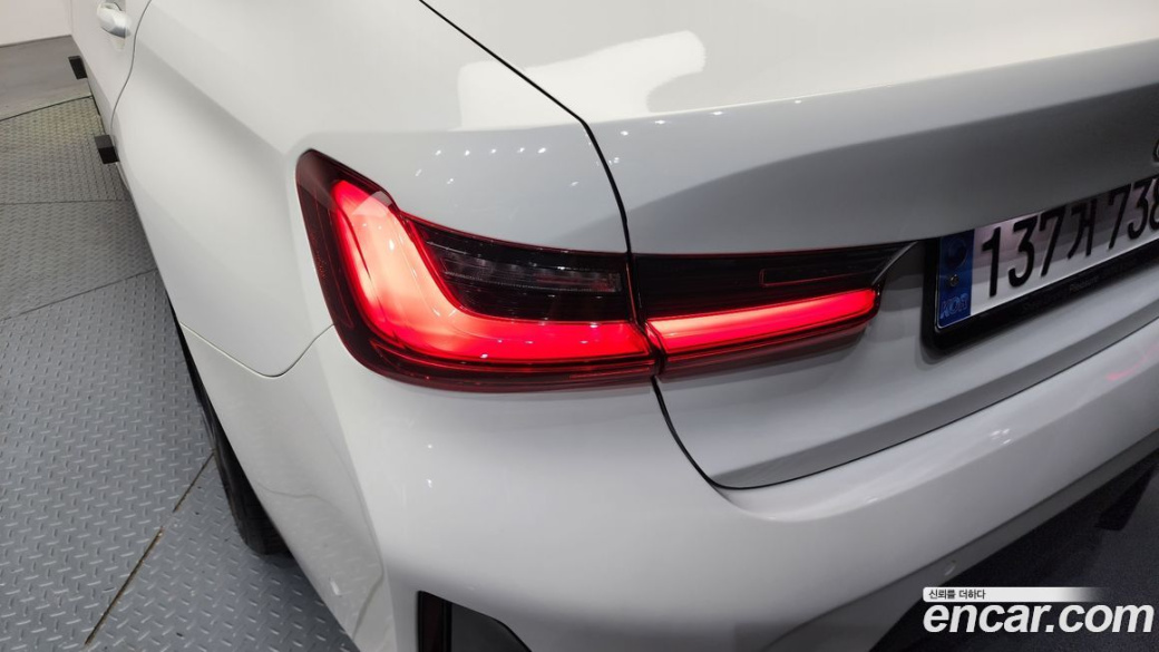 BMW 3-Series 320i M Sport, 2024