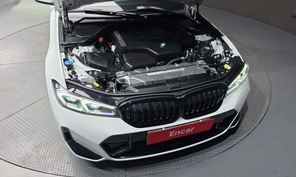 BMW 3-Series 320i M Sport, 2024