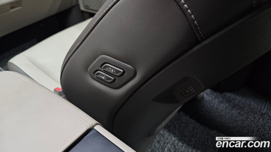 Kia Carnival 9-Seater Signature, 2024