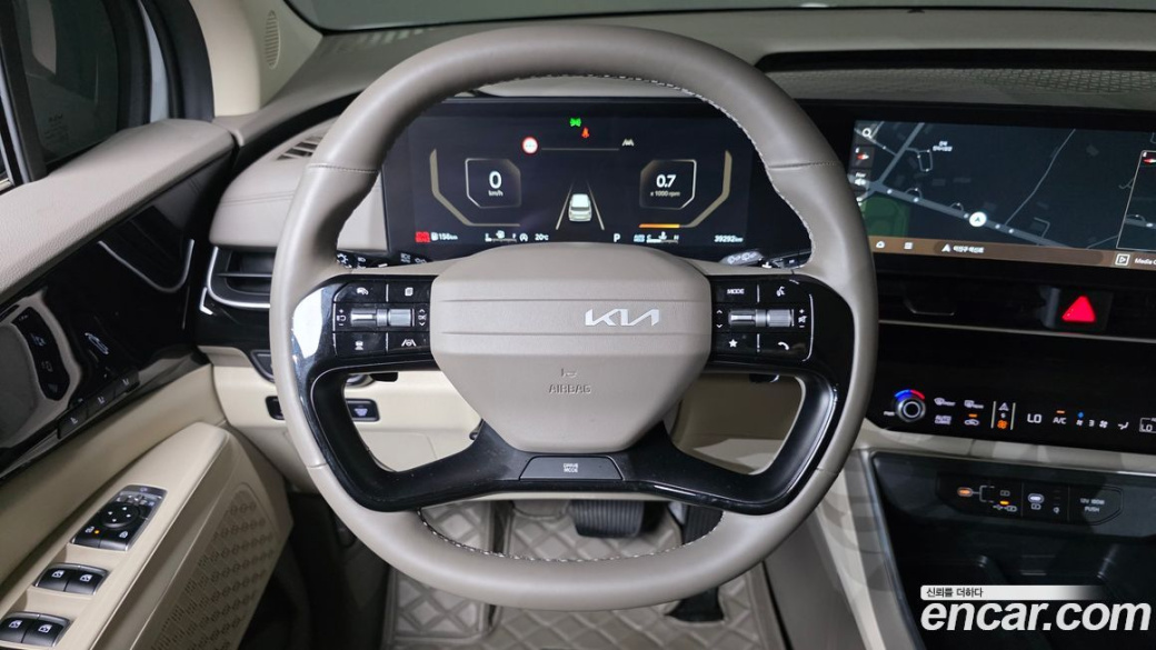Kia Carnival 9-Seater Gravity, 2025