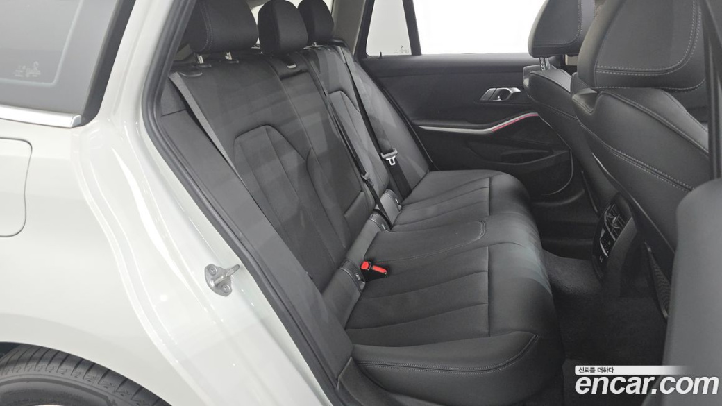 BMW 3-Series 320d Touring, 2023