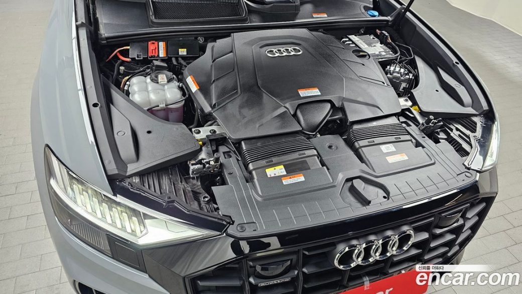 Audi Q8 55 TFSI Quattro Premium, 2023
