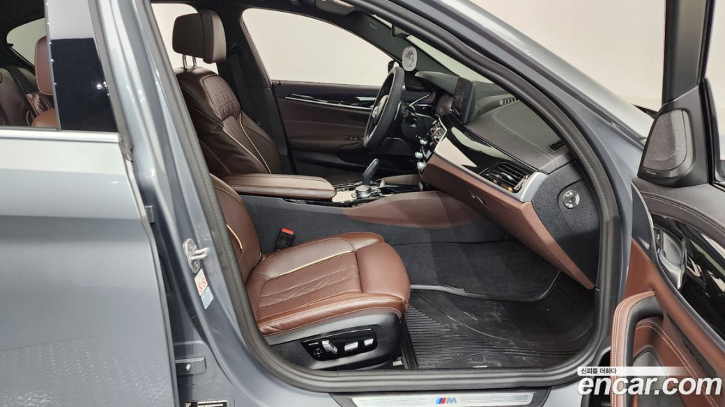 BMW 5-Series 530i M Sport Package, 2023