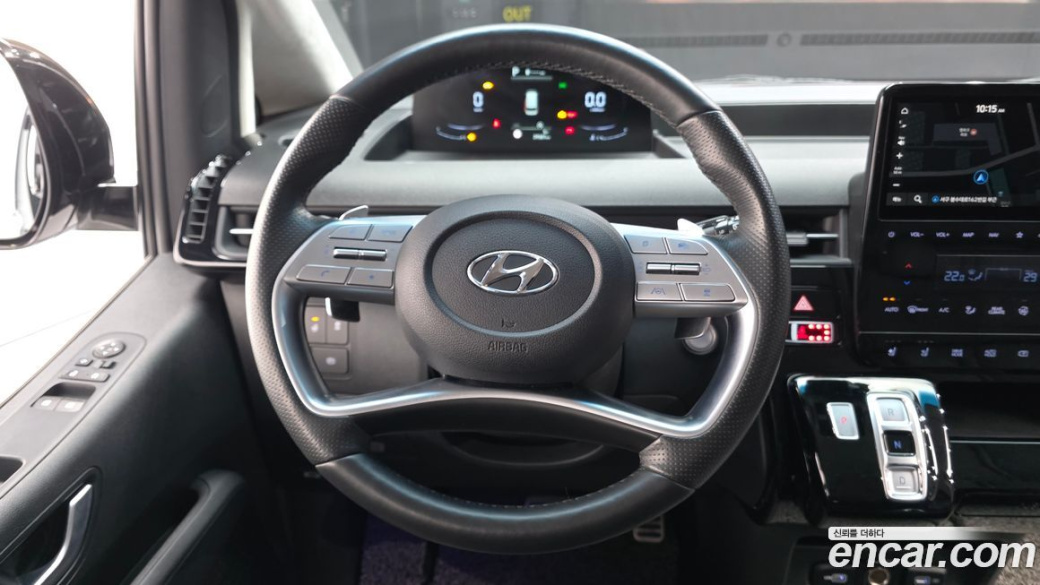 Hyundai Staria Lounge 9-Seater, 2022