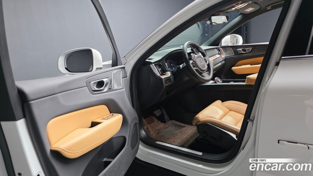 Volvo XC60 B6 Ultimate Bright, 2024