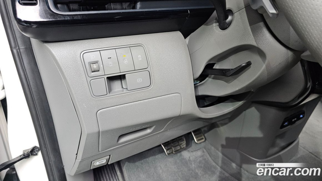 Hyundai Staria 2WD Camping Car, 2024
