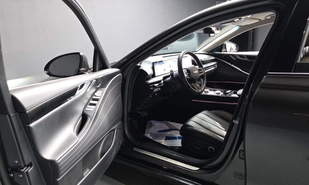 Genesis G80 Gasoline 2.5 Turbo AWD, 2025