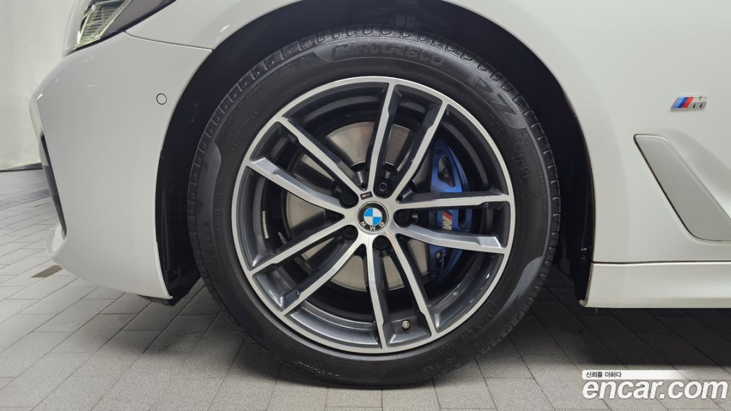 BMW 5-Series 520i M Sport, 2023