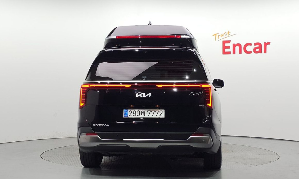 Kia Carnival 9-Seater Hi Limousine, 2024