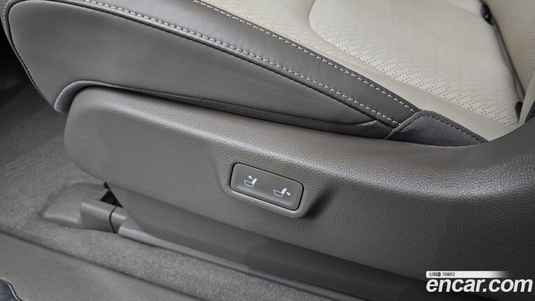 Kia Carnival 9-Seater Hi-Limousine, 2022