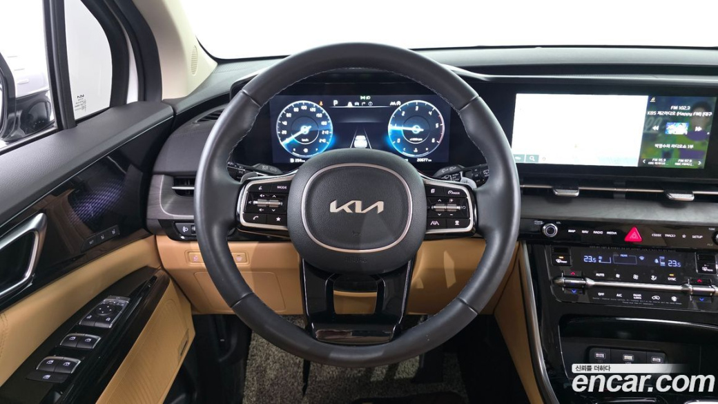Kia Carnival 9-Seater Signature, 2023