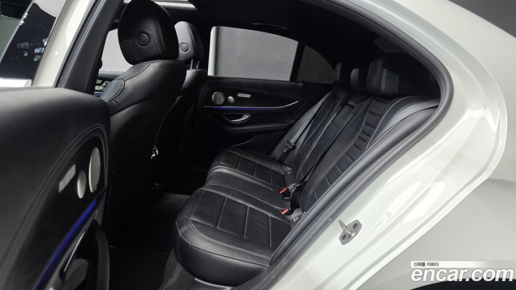 Mercedes-Benz E-Class E220d 4MATIC AMG Line, 2022
