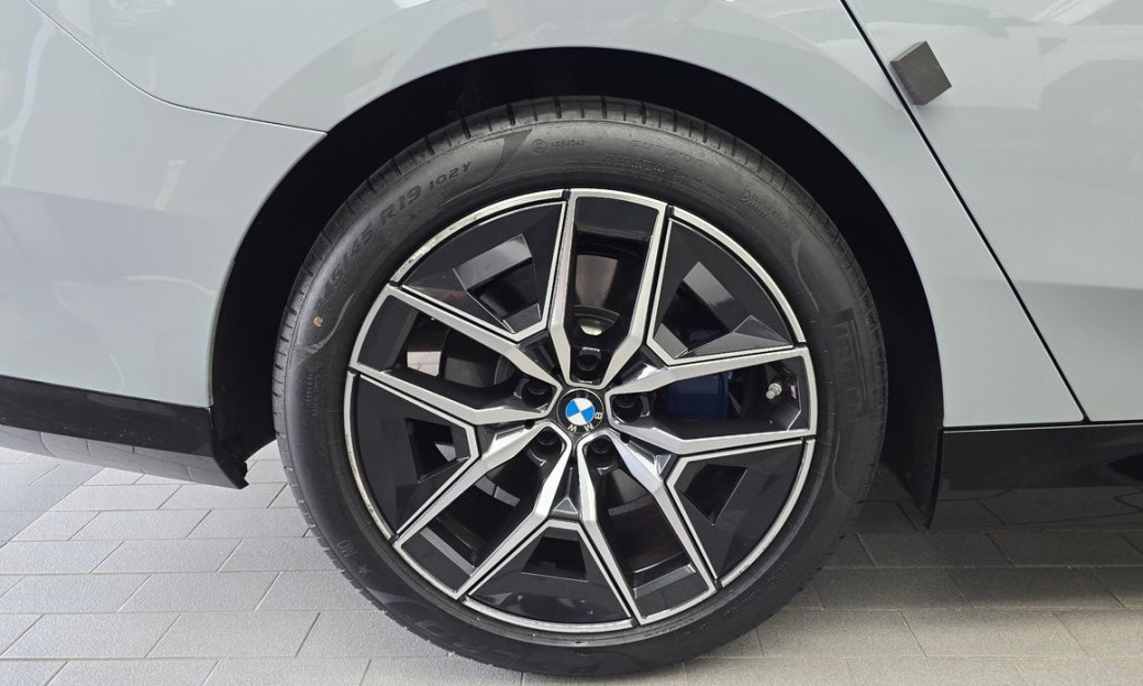 BMW 5-Series 520i M Sport, 2026