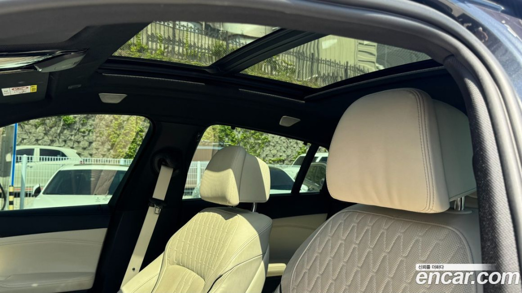 BMW X6 M50i, 2022