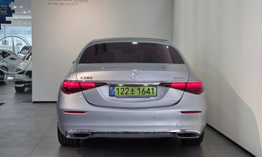 Mercedes-Benz S-Class S580L 4MATIC, 2025