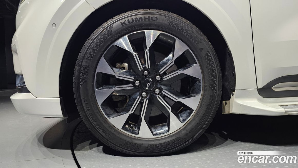 Kia Carnival 9-Seater Hi-Limousine, 2022