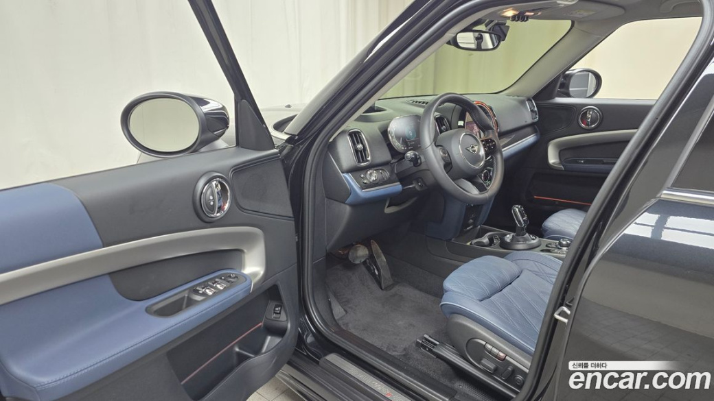 Mini Countryman ALL4 Classic Launch Pack, 2023