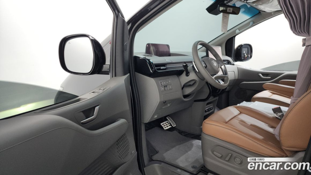 Hyundai Staria 4WD , 2022
