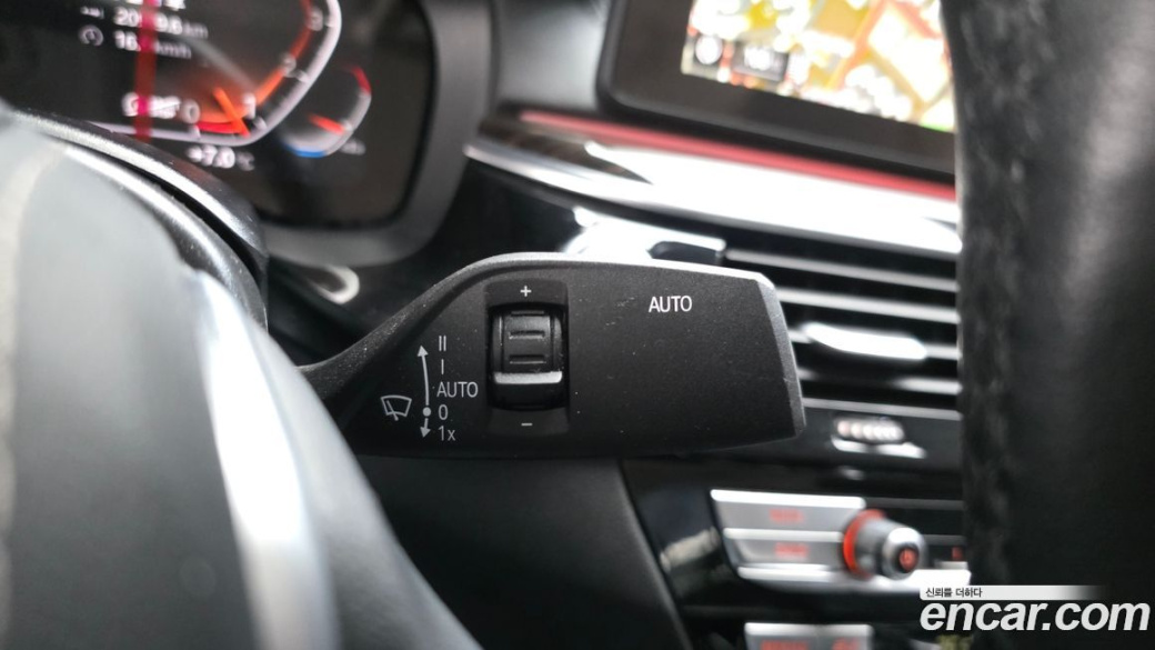 BMW 5-Series 520i Luxury, 2023