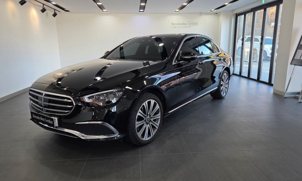 Mercedes-Benz E-Class E350 4MATIC Exclusive, 2023