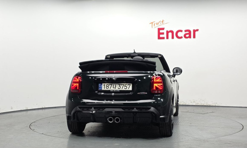 Mini Cooper Convertible JCW, 2024