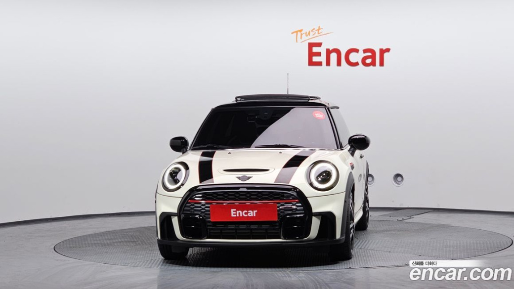 Mini Cooper JCW, 2022