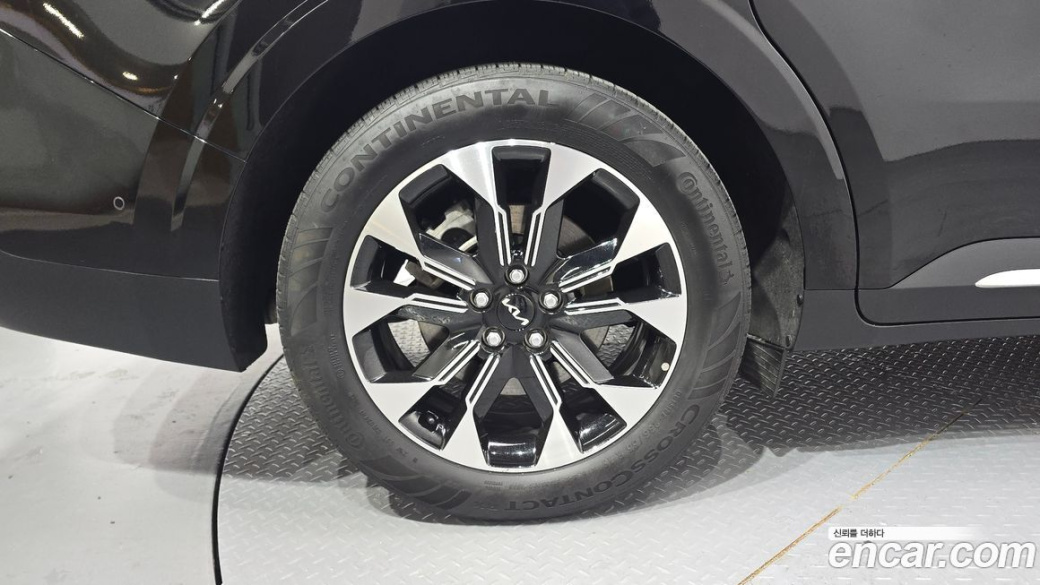 Kia Carnival 9-Seater Signature, 2023