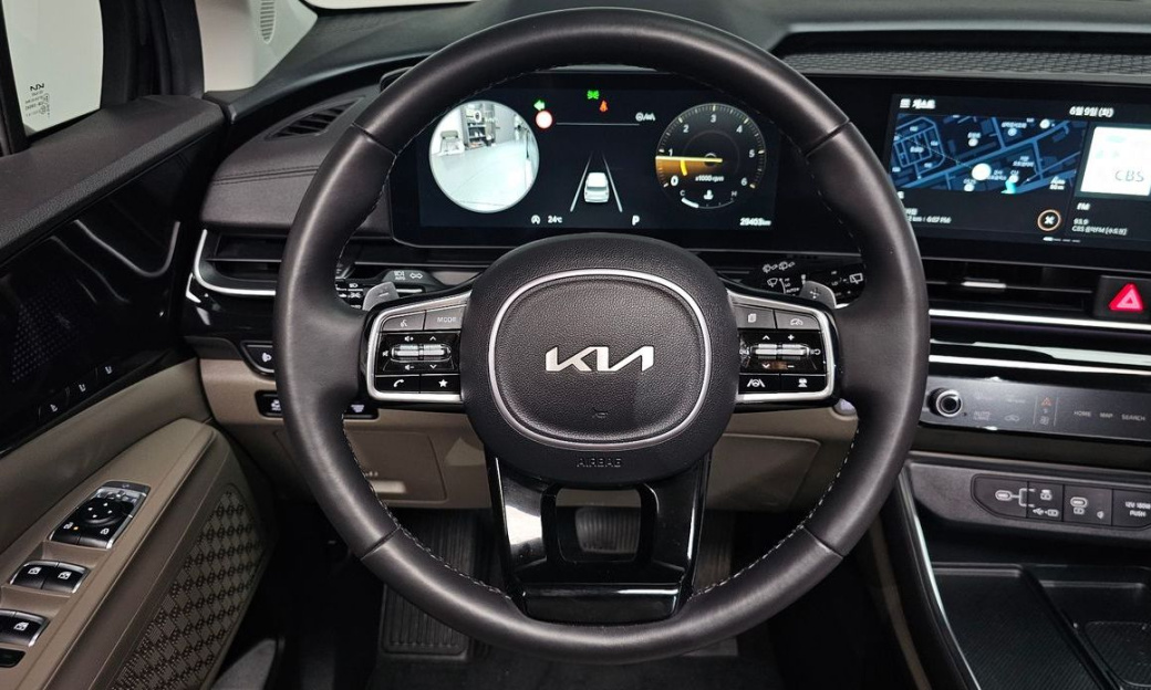 Kia Carnival 9-Seater Gravity, 2024