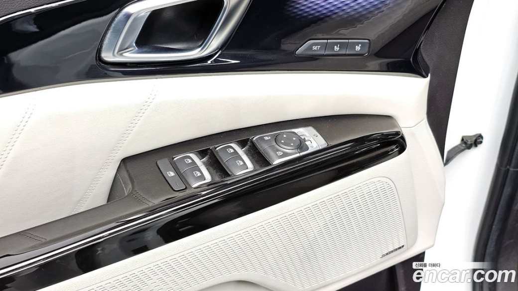 Kia Carnival 9-Seater Signature, 2023