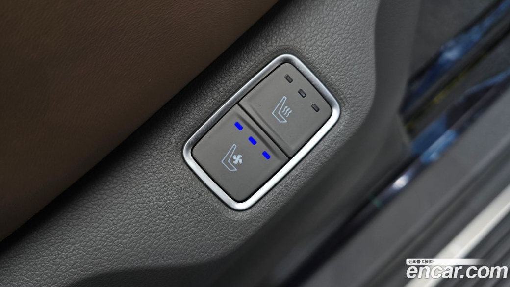 Hyundai Staria 4WD Lounge 9-Seater, 2023